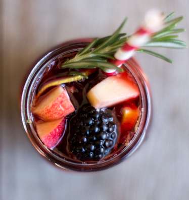 Sangria dekoriert von oben