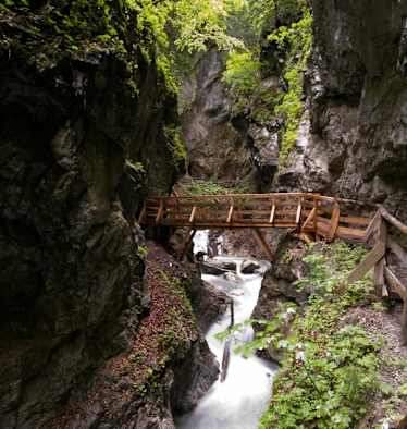 Blick in die Wolfsklamm bei Stans im Bezirk Schwaz in Tirol
