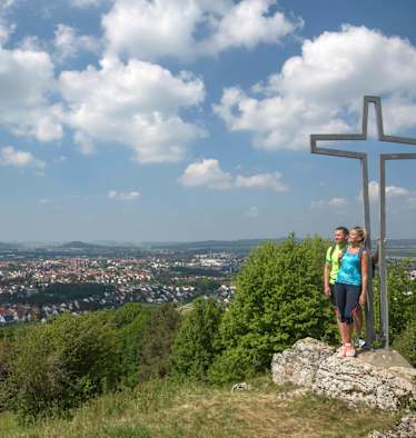 Auf der Zeugenbergrunde genießt man wunderschöne Aussichten.