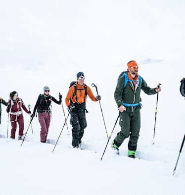 DIE TOUR 2025: Gemeinsam durch den Tiefschnee – Skitouren-Abenteuer am Arlberg