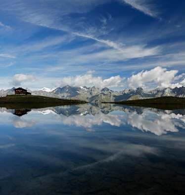 Zuaplsee mit Zupalseehütte in der Lasörlinggruppe