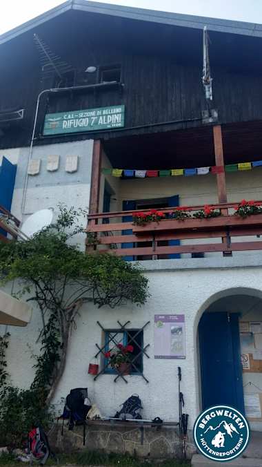 Das Rifugio 7. Alpini im obersten Val d'Ardo im Nationalpark der Belluneser Dolomiten liegt in einer einzigartig schönen Anhöhe unterhalb der Südwände der Schiaragruppe.
