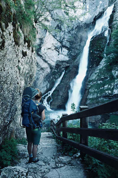 Nach 15 Minuten Treppensteigen erreicht man den Wasserfall Slap Savica. Besonders nach Regenfällen ein besonderes Erlebnis.