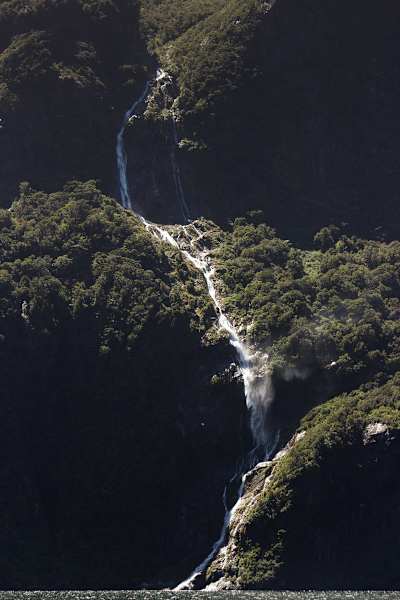 Wasserfälle am Milford Sound