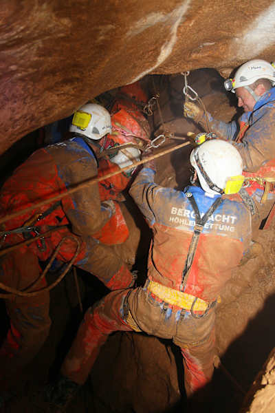 Höhlenrettung der Bergwacht Bayern