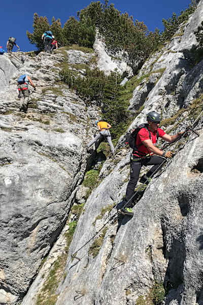 Bergsteiger im Klettersteig am Stoderzinken