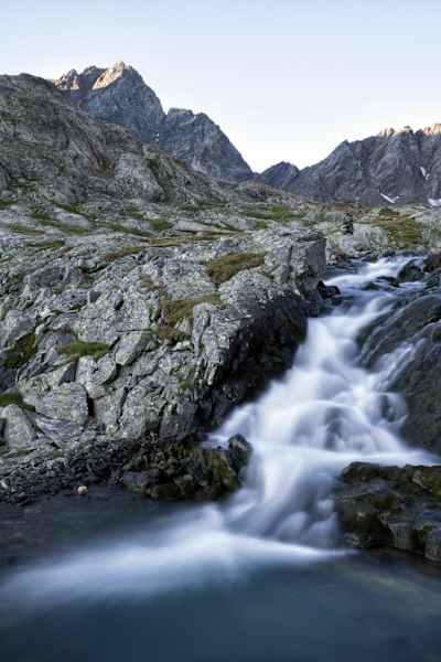 Langzeitbelichtung eines Wasserfalls vom wilden Gradental