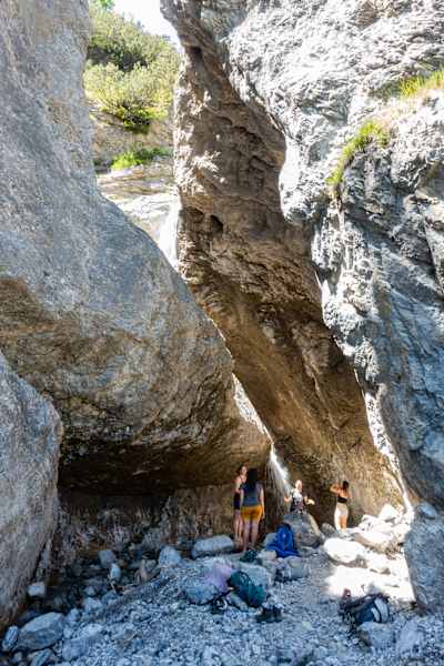 Naturdusche im Gramai Wasserfall