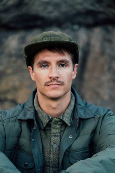 „Tällberg Down Jacket“ (Haglöfs), „Fleecehemd Spillway“ und „Canyon Fleece-Hut“ (beides Burton)