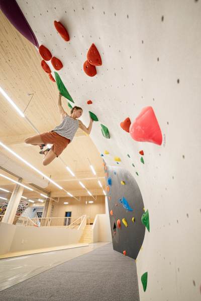 Die STEINBLOCK Halle in Dornbirn ist übrigens die neueste der insgesamt drei Steinblock Hallen.