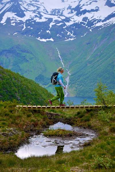 Wandern Klettersteig Fjord Norwegen Bergwelten