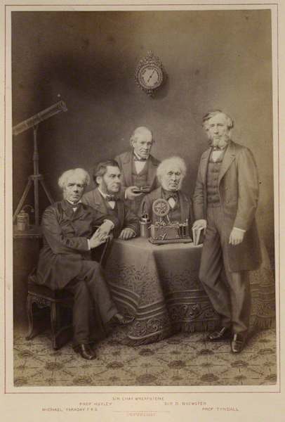 John Tyndall (rechts) mit Forscher-Kollegen auf einer historischen Fotografie