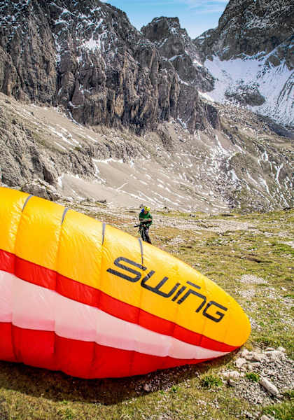 Der Schirm wird für den Abflug vorbereitet