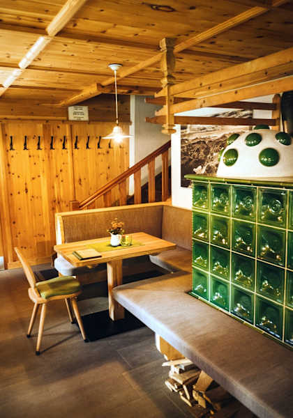 Die urige Stube des Wildseeloderhauses