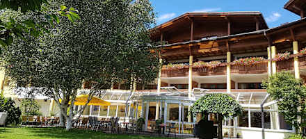 Alpenhof Brixen Terrasse