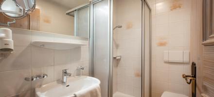 Aparthotel-Schmiedboden-Badzimmer2