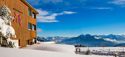Hotel Berghof Fetz Aussenansicht Winter