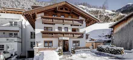 HausEnzian-Aussen Winter