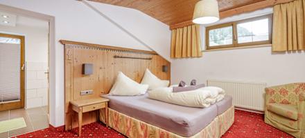 HausEnzian-Doppelzimmer-1