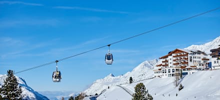 Alpenhotel Laurin Aussenansicht Winter