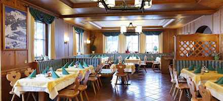 Landhotel-Dolomitenhof-Speissesaal