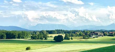 Landhotel Moorhof Anfahrt mit Blick auf Hotel