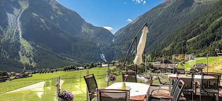 Panoramahotel-Bureck-Terrasse