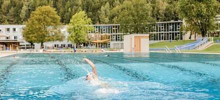 VAL-BLU-Resort-Hotel-Aussen-Pool