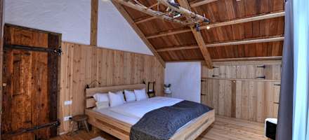 Bienenalm - Waldhaus & Ferienstadl