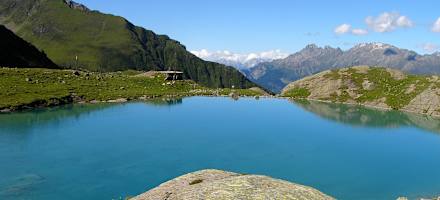 Die Hauerseehütte mit gleichnamigen See