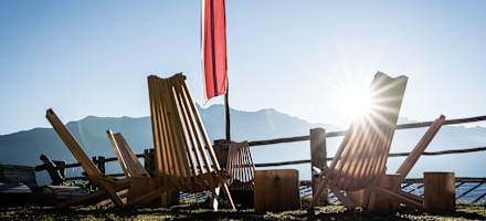 Sonnenstühle auf der Kloster Alm