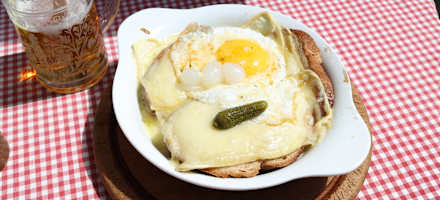 Chässchnitte mit Spiegelei auf der Europahütte