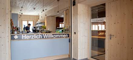 Innenraum der Anhalterhütte