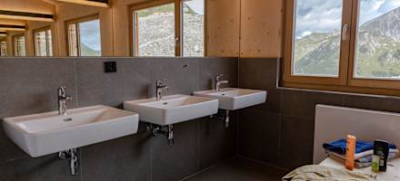 Die Waschräume der Anhalterhütte