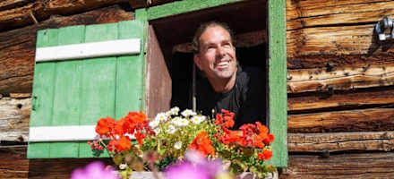 Das Alter von 150 Jahren hat das Holz geprägt.