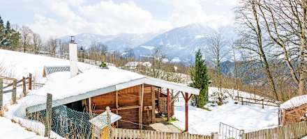 Die Aste Reitbichl (936 m) ist eine Selbstversorgerhütte im Karwendel 