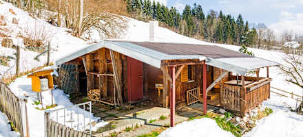 Die Hütte liegt oberhalb des Unterinntals