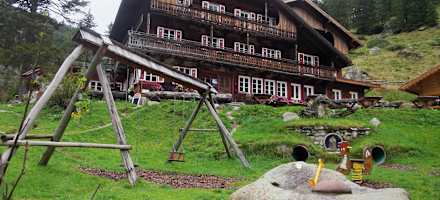 Die Berndlalm im Obersulzbachtal mit Spielplatz