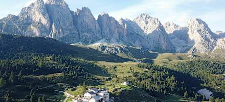 Regensburger Hütte und die Geislergruppe