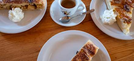 Speisen in der Capanna Cristallina