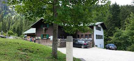 Die Hütte ist für Wanderer und Biker gut erreichbar.