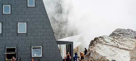 Die Seethalerhütte ist Ausgangspunkt für den Anstieg über die Schulter auf den Hohen Dachstein