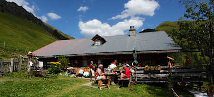 Gemütlichkeit auf der Draugsteinalm-Schrambachhütte