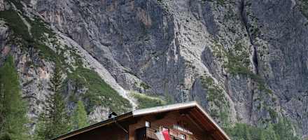 Die Dreischusterhütte