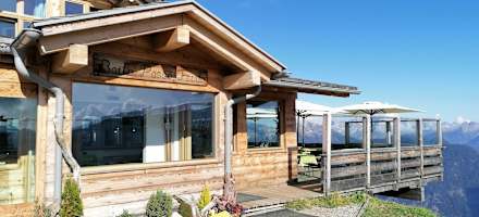 Panoramaterrasse der Feudo-Hütte