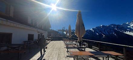 Die Sonnenterrasse der Furkelhütte