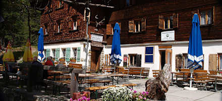 Der Gastgarten des Gepatschhauses lädt zum Verweilen ein.