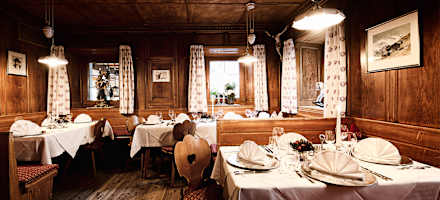 Wohlfühlräume mit viel Holz in der Tschangelaier Alm