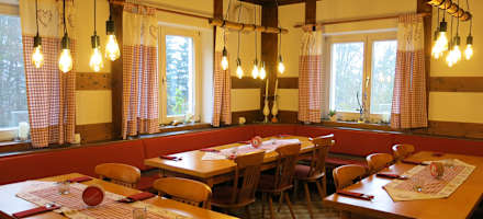 Das Haus bietet viel Platz für Feste und Versammlungen.