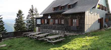 Die Waldfreundehütte Obersberg in den Mürzsteger Alpen im südlichen Niederösterreich